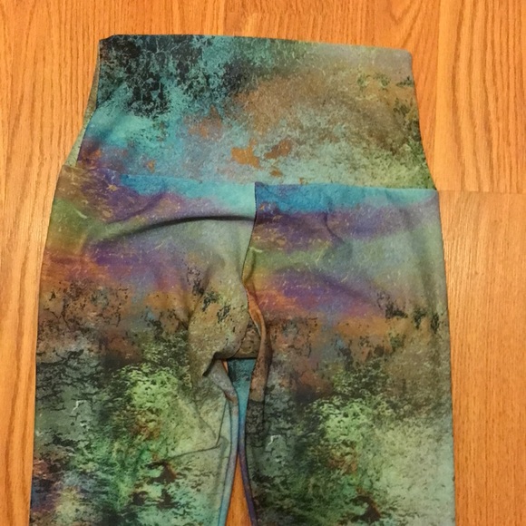 Onzie Multicolored Leggings Size S/M in VGUC! - Picture 7 of 8